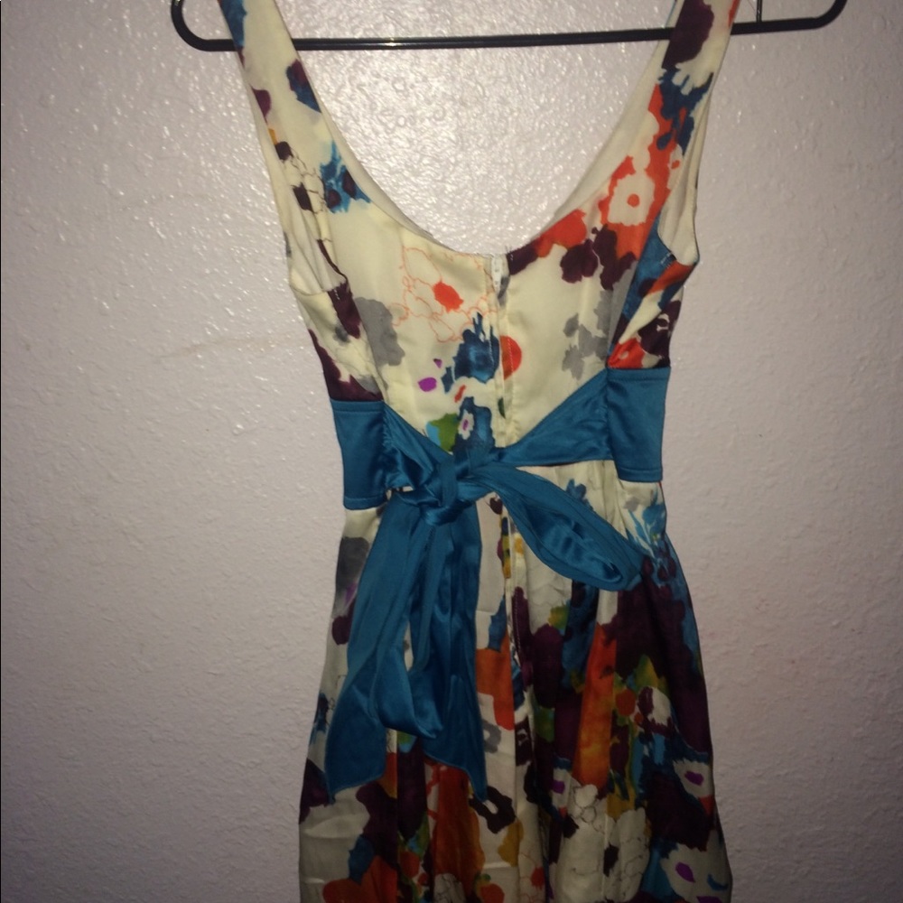 Dress - Picture 2 of 2